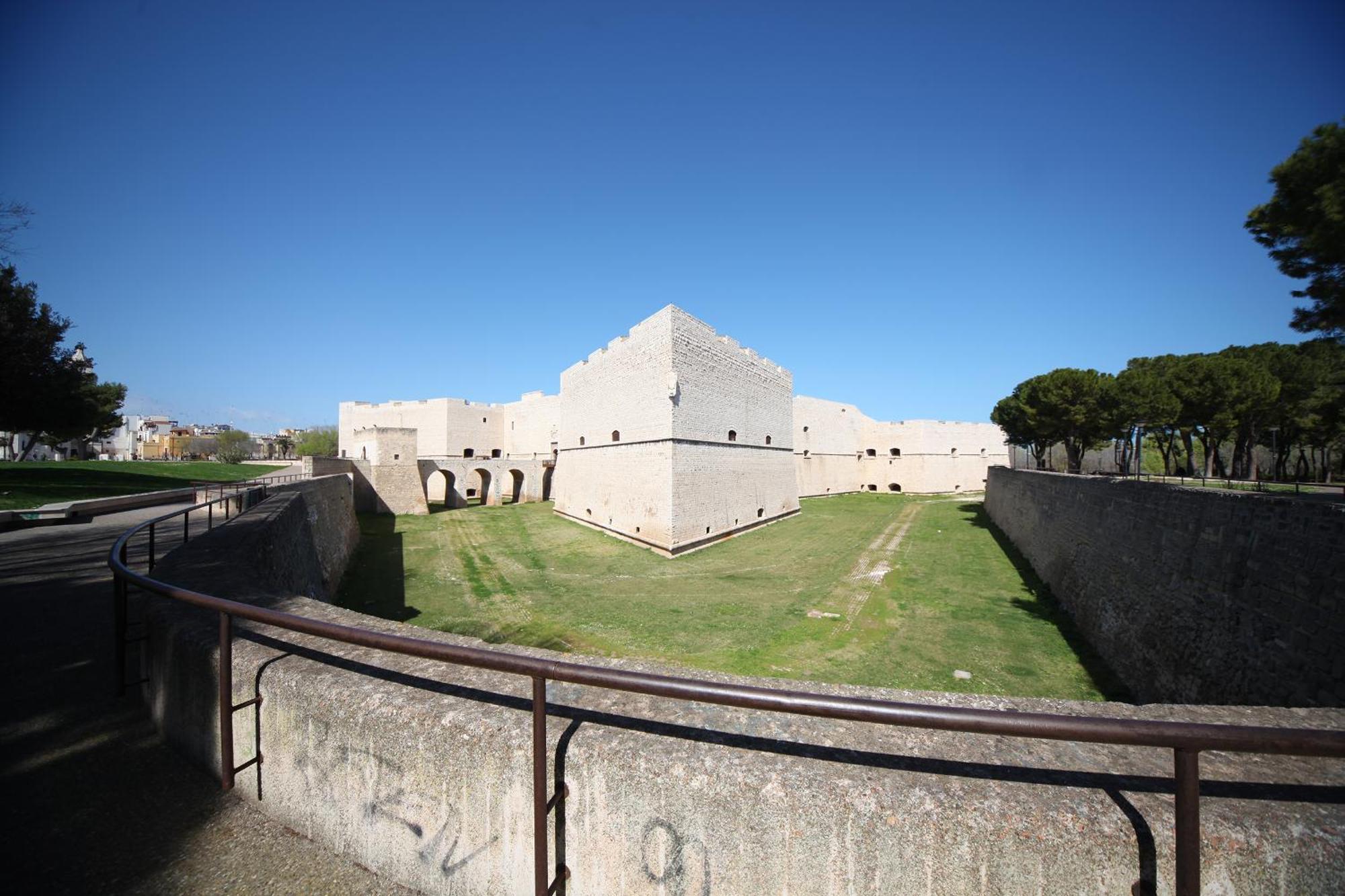 Essence Bed & Breakfast Barletta Bagian luar foto