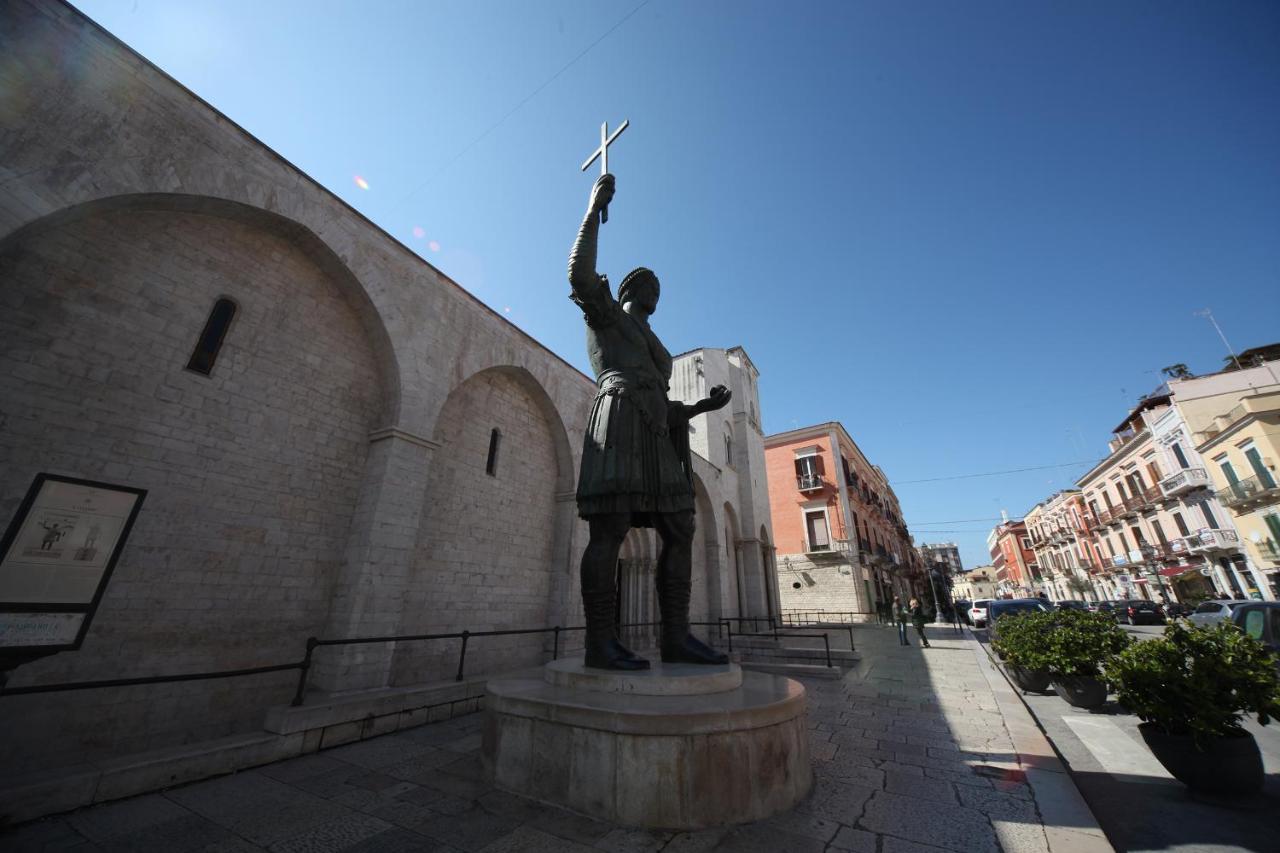 Essence Bed & Breakfast Barletta Bagian luar foto