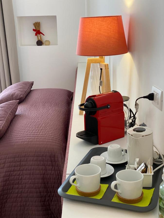 Essence Bed & Breakfast Barletta Bagian luar foto